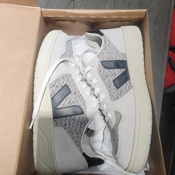 Veja Womens Cream and Black Sneakers - Picture 4 of 5